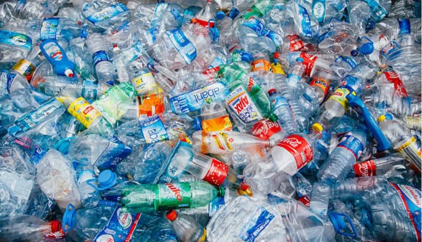 Impuesto sobre envases de plástico no reutilizables (IEPNR) en España a partir de 2023